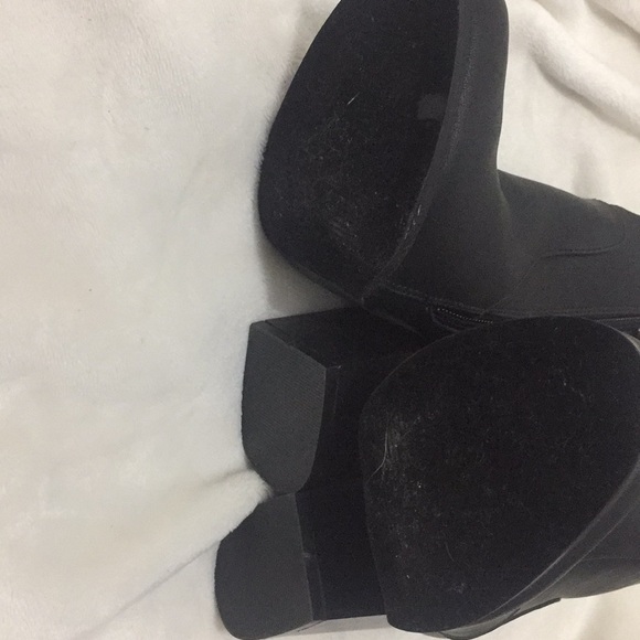 Black high heel booties - Picture 3 of 6